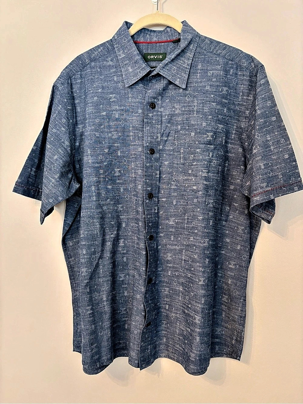 Orvis Classic Fit Button Up Shirt in Blue Chambray Geometric Print Mens Large